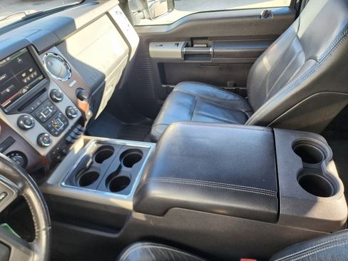 Used 2013 Ford F250 Lariat w/ Chrome Pkg image 45