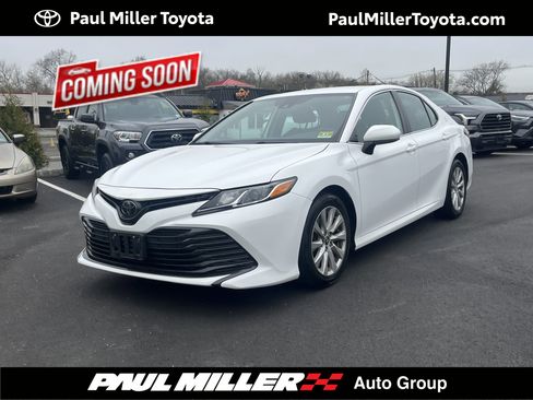 Used 2019 Toyota Camry LE image 1