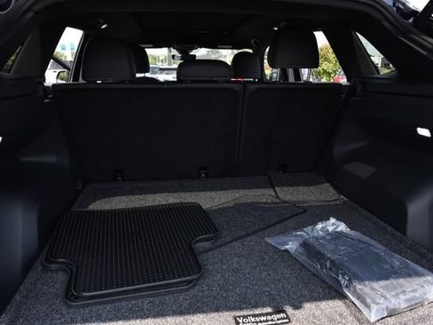 Used 2025 Volkswagen Atlas Cross Sport SE w/ Panoramic Sunroof Package FWD image 25