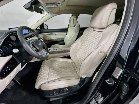 Used 2022 Genesis GV70 3.5T Sport w/ Sport Advanced Package AWD/4WD image 21