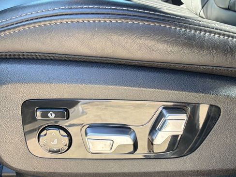 Used 2022 BMW X7 xDrive40i w/ M Sport Package image 13