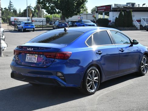Used 2024 Kia Forte LXS w/ LXS Technology Package FWD image 8