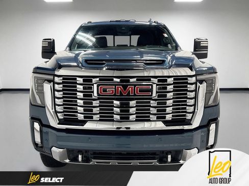 Used 2024 GMC Sierra 3500 Denali w/ Denali Reserve Package AWD/4WD image 2