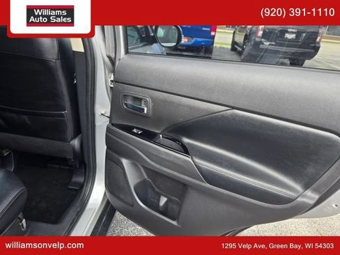 Used 2018 Mitsubishi Outlander GT AWD/4WD image 18