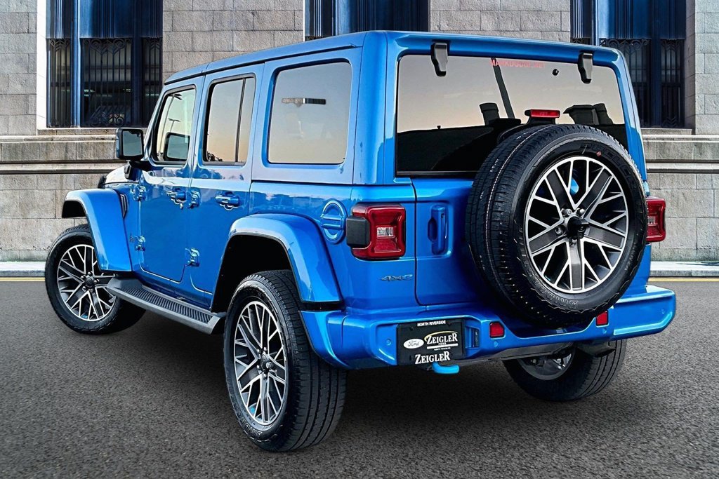 Used 2023 Jeep Wrangler Unlimited Sahara AWD/4WD image 10