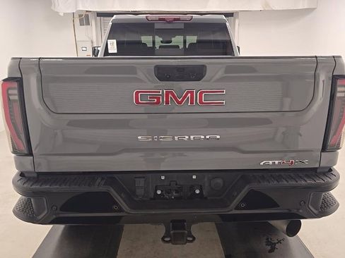 Used 2024 GMC Sierra 2500 AT4X AWD/4WD image 3