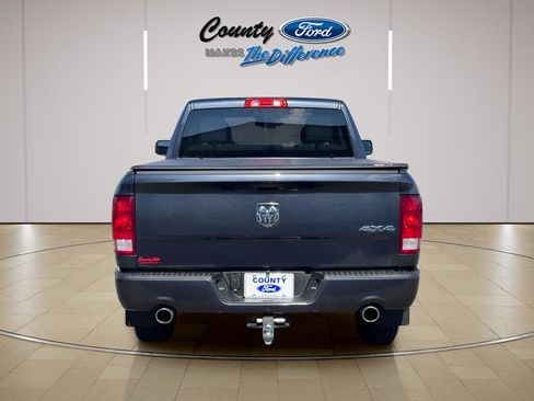 Used 2017 RAM 1500 Express image 10