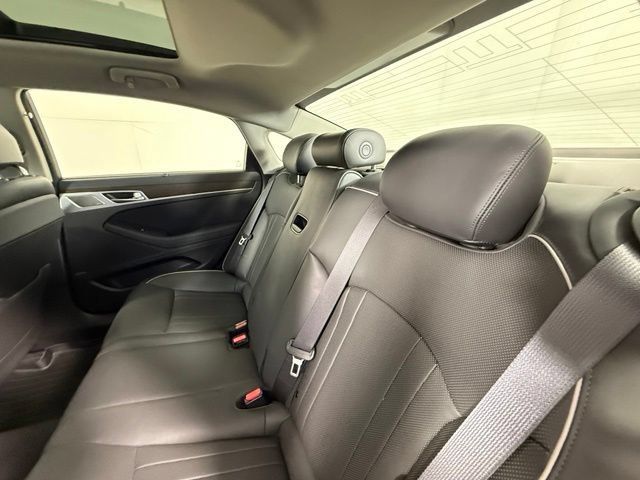 Used 2018 Genesis G80 3.8 w/ Option Group 03 RWD image 28