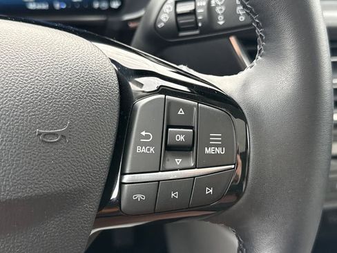 Certified 2025 Ford Escape Platinum w/ Premium Technology Package image 20