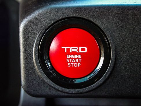 Used 2024 Toyota Tacoma TRD Off-Road image 28