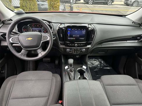 Used 2021 Chevrolet Traverse LT image 19