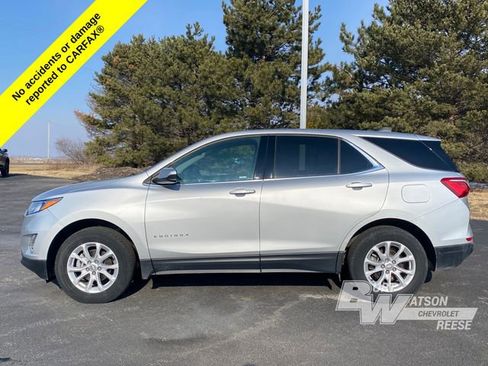 Used 2020 Chevrolet Equinox LT w/ Driver Convenience Package image 3