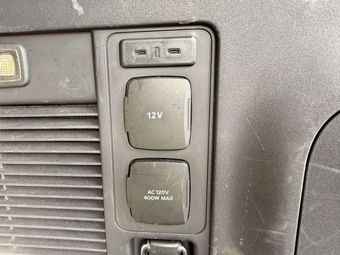 Certified 2025 Ford Expedition Active AWD/4WD image 18