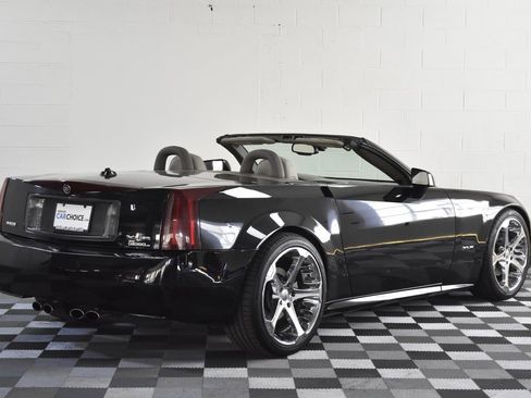 Used 2005 Cadillac XLR image 7