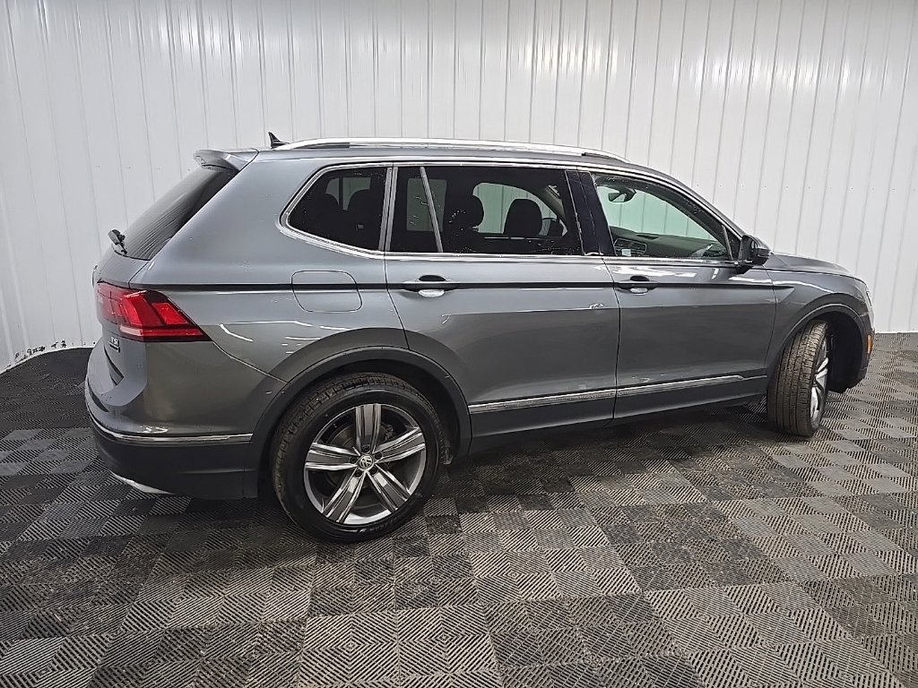 Used 2018 Volkswagen Tiguan SEL Premium AWD/4WD image 3