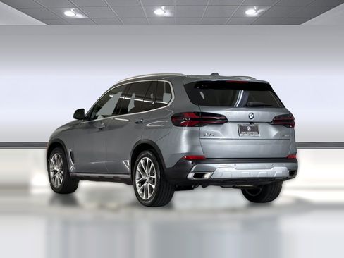 Certified 2024 BMW X5 sDrive40i w/ Premium Package RWD image 3