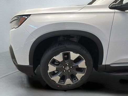 New 2026 Honda Pilot Touring image 3
