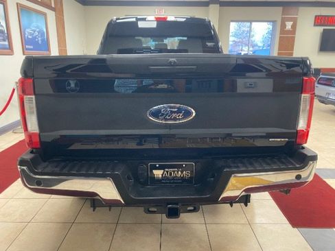 Used 2017 Ford F250 XLT w/ XLT Value Package image 4