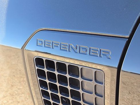 Used 2024 Land Rover Defender 110 X-Dynamic SE image 17