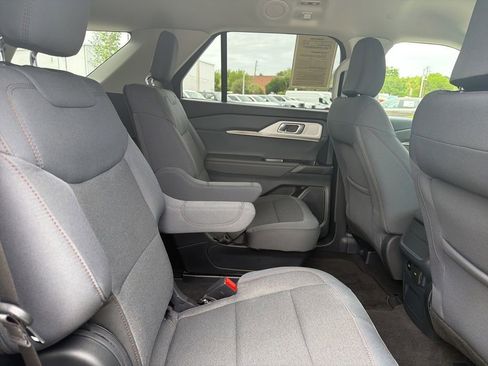 Certified 2026 Ford Explorer Active RWD image 28