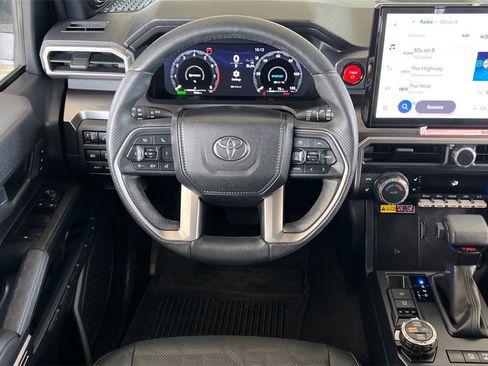 Certified 2025 Toyota 4Runner TRD Off-Road Premium image 16