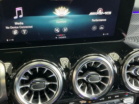 Used 2023 Mercedes-Benz GLB 35 AMG 4MATIC image 58