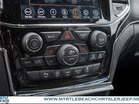 Certified 2021 Jeep Grand Cherokee Limited image 22