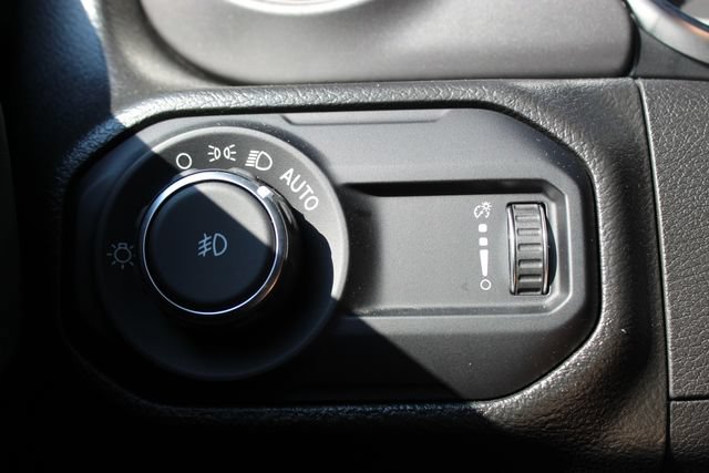 Used 2023 Jeep Wrangler Unlimited Sport AWD/4WD image 15