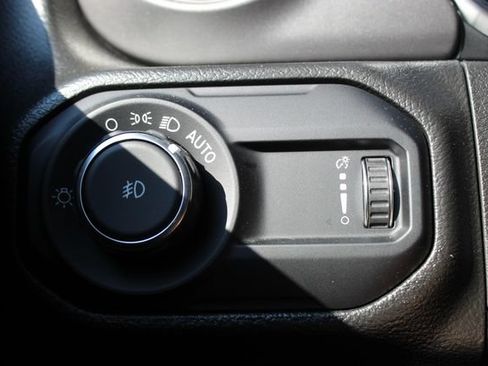 Used 2023 Jeep Wrangler Unlimited Sport AWD/4WD image 15