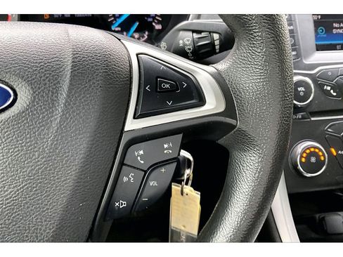 Used 2016 Ford Fusion SE image 17
