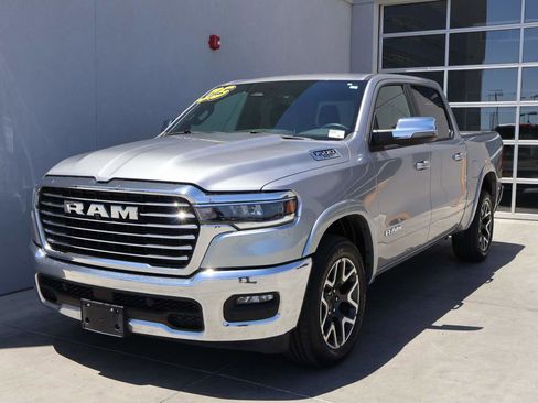 Used 2025 RAM 1500 Laramie AWD/4WD image 1