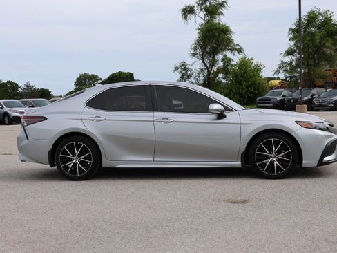 Used 2022 Toyota Camry SE AWD/4WD image 7