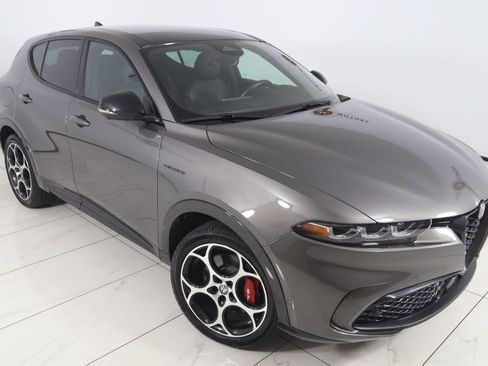 Used 2024 Alfa Romeo Tonale Veloce AWD/4WD image 19