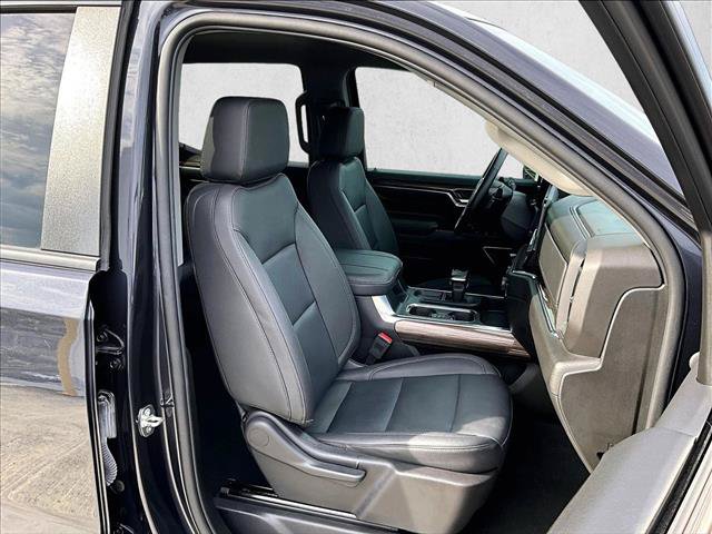 Used 2024 Chevrolet Silverado 1500 RST w/ Convenience Package II RWD image 9