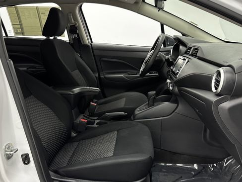 Used 2023 Nissan Versa S w/ Trunk Package image 33