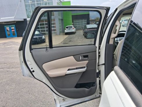 Used 2012 Ford Edge SE FWD image 17