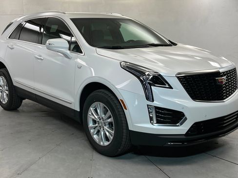 New 2026 Cadillac XT5 Luxury w/ LPO, Floor Liner Package image 8
