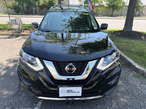 Used 2020 Nissan Rogue SV w/ Sun & Sound Touring Package AWD/4WD image 2