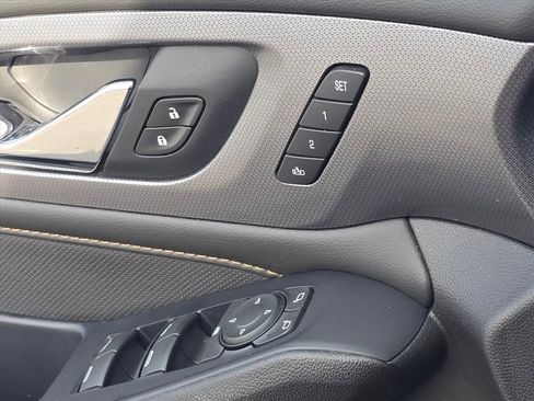 Used 2020 Chevrolet Traverse Premier image 14