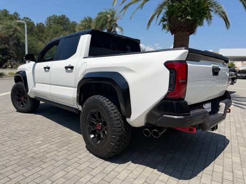Used 2025 Toyota Tacoma TRD Pro AWD/4WD image 3