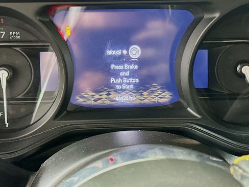 Used 2024 Jeep Wrangler Unlimited Sahara AWD/4WD image 16