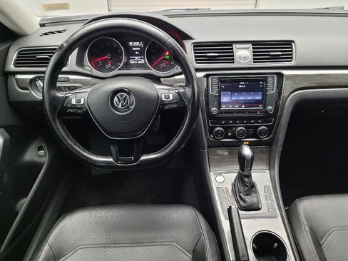 Used 2017 Volkswagen Passat 1.8T SE image 22