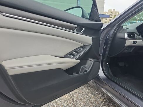 Used 2020 Honda Accord EX image 16