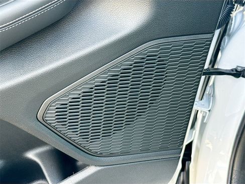 New 2025 Jeep Grand Cherokee L Laredo image 18