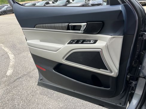 Used 2023 Kia Telluride EX w/ EX Captain's Chair Package image 16