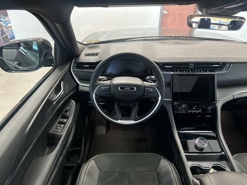 New 2025 Jeep Grand Cherokee L Altitude image 45