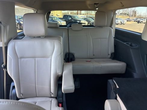 Used 2024 Ford Expedition Max XLT image 9