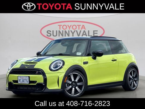 Used 2023 MINI Cooper S w/ Driver Assistance Package FWD image 1