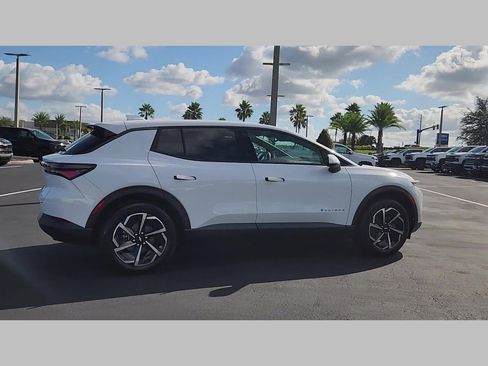 New 2026 Chevrolet Equinox EV LT image 23
