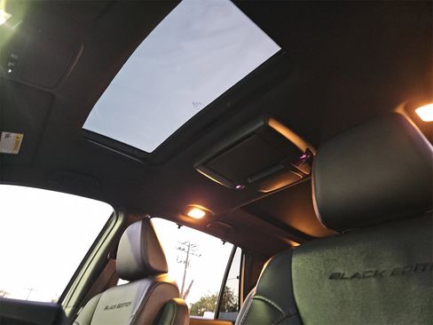 Used 2022 Honda Pilot Black Edition image 33